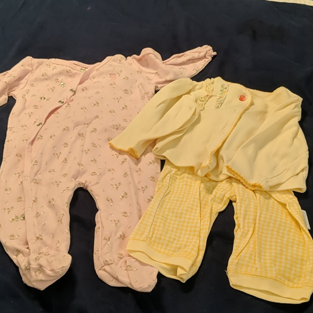 Two pajamas size 6-9 mo